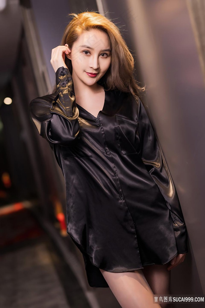 男朋友说我想摸你的小白兔