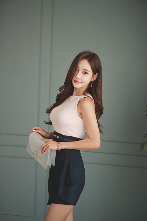 TK挠痒痒 挠胸 憋尿