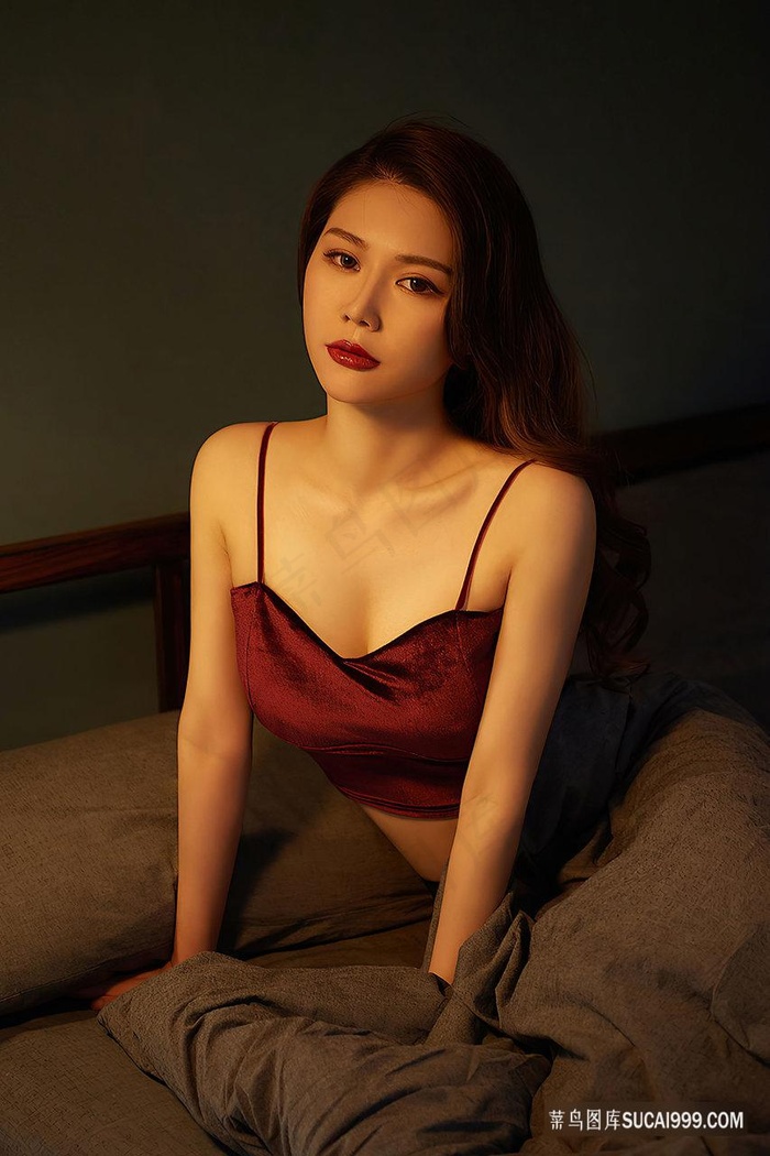 美女裸妆被操